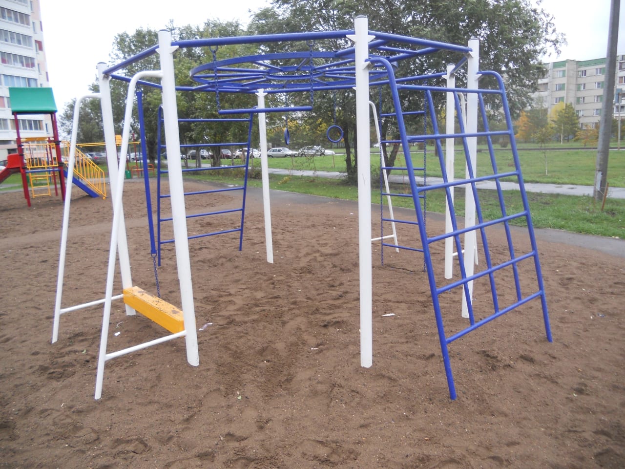 Barren bei Outdoor Gym in ЗЯБ, Набережные Челны #wp2244 – Foto 7 von 7