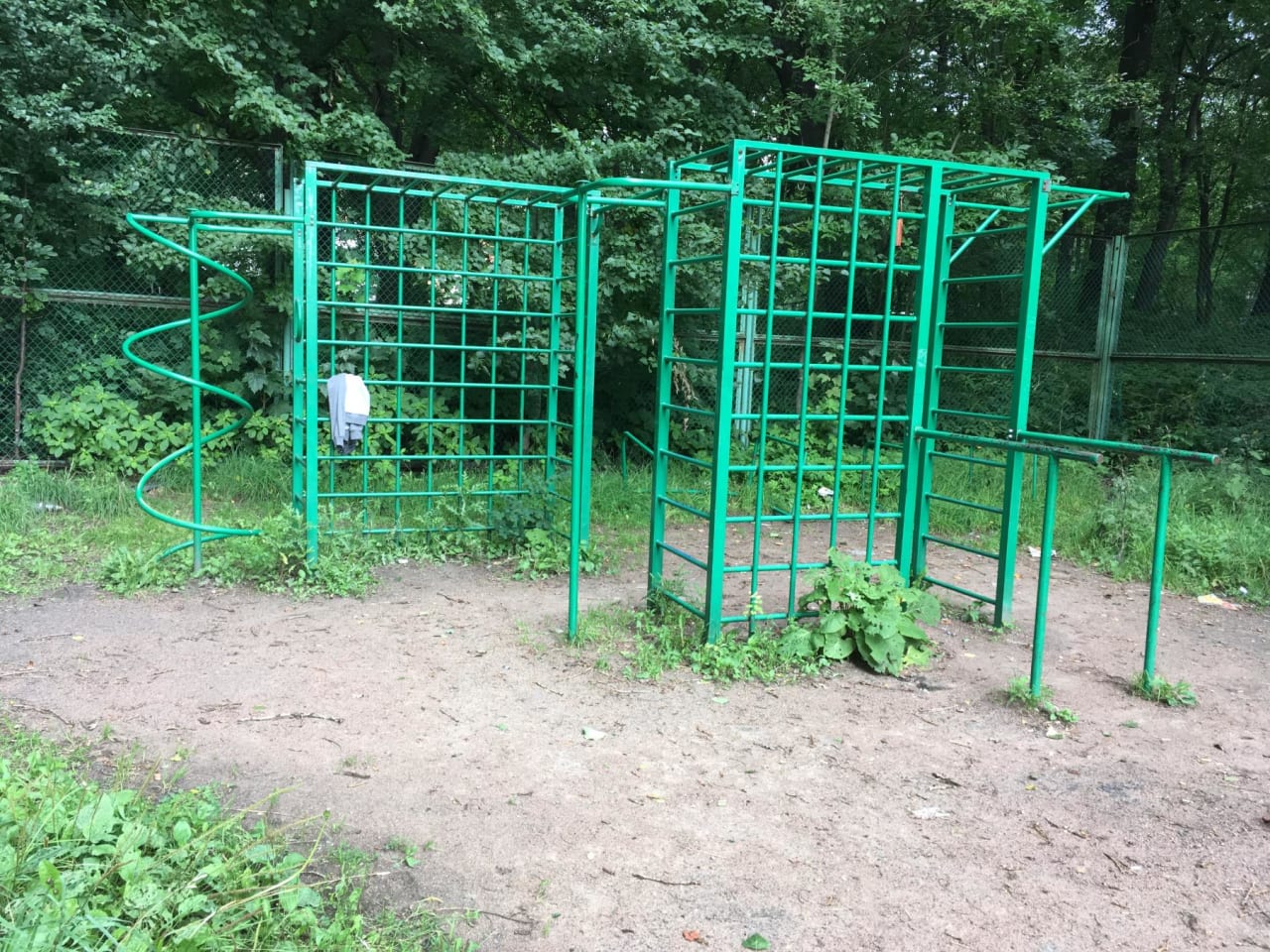 Parallel Gym Bars at Calisthenics Park at Ланское шоссе, Санкт-Петербург – photo 2 of 4
