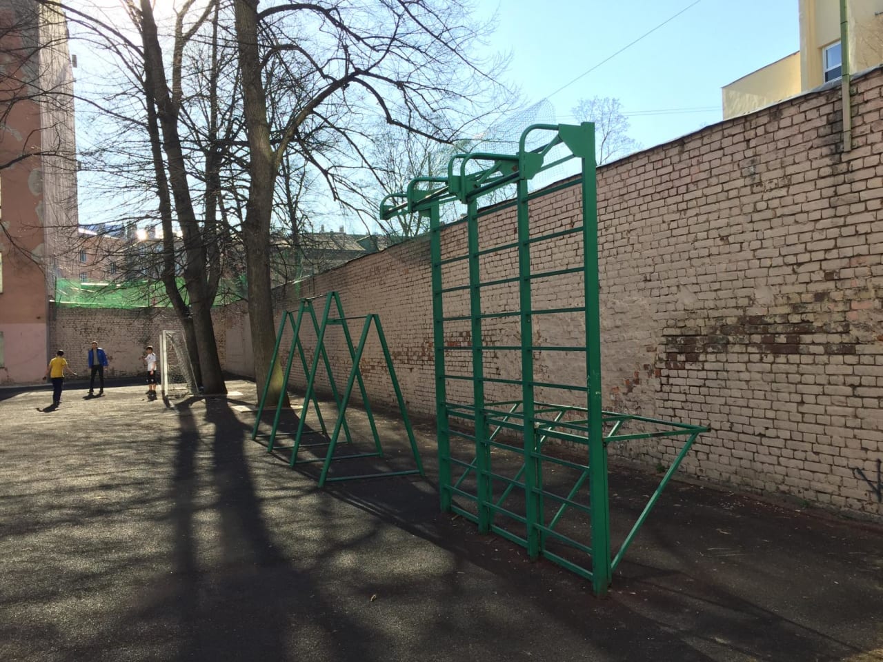 Monkey Bars at Calisthenics Park at улица Мира, Санкт-Петербург – photo 2 of 3