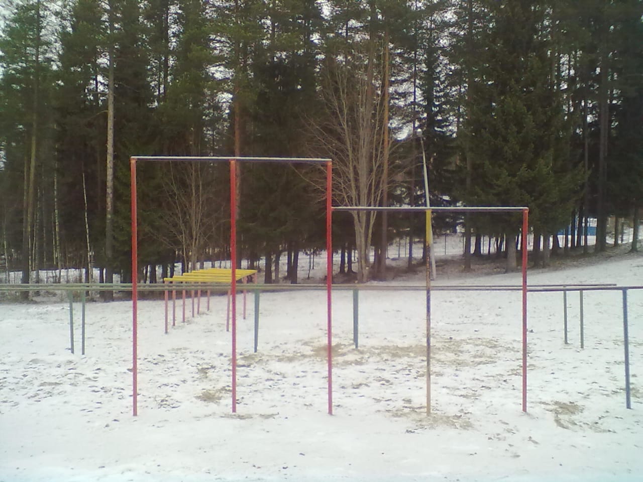 Barren bei Calisthenics Park at Пионерская улица, Костомукша – Foto 2 von 3