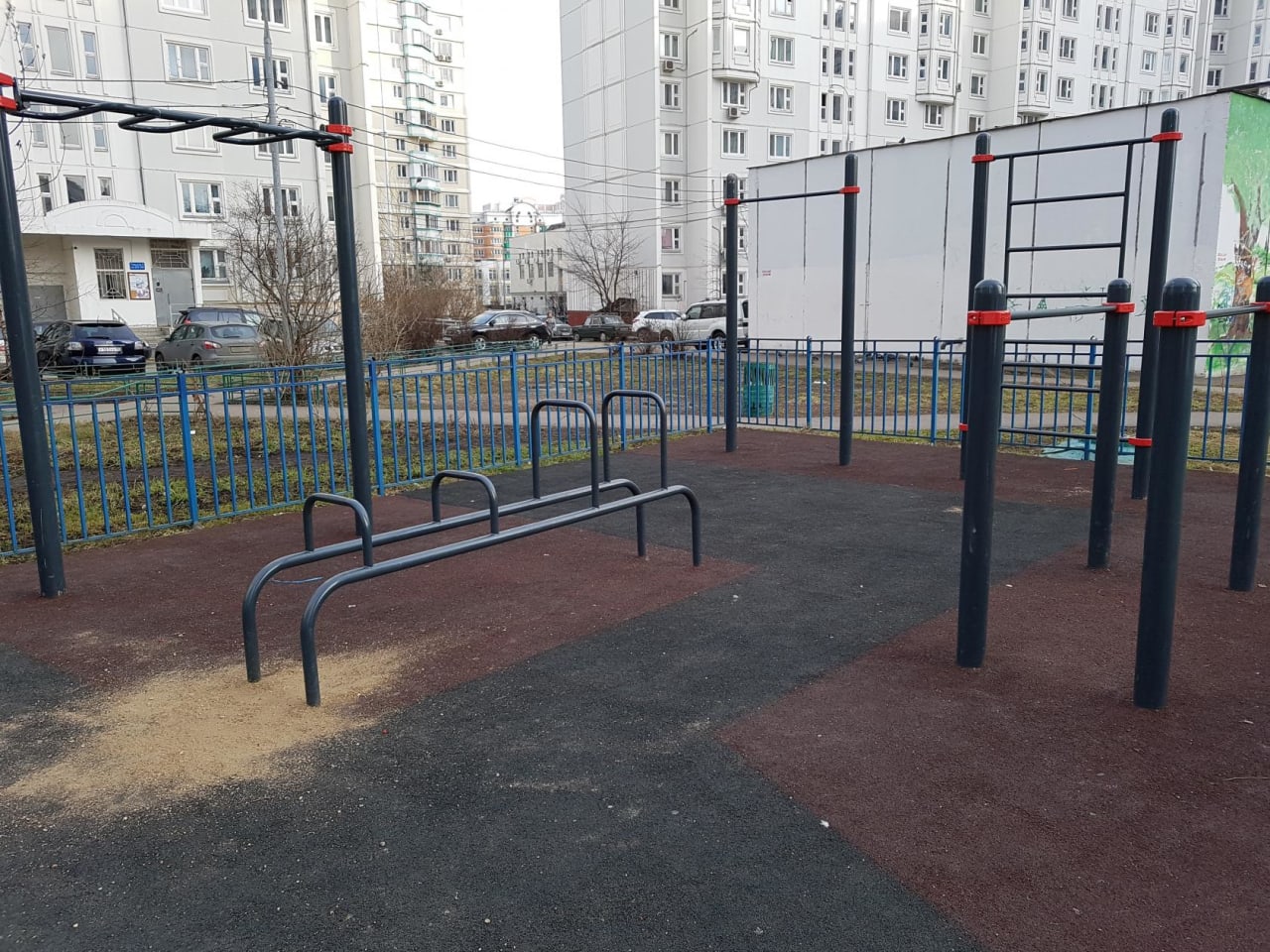 Parallel Gym Bars at Calisthenics Park at Скобелевская улица, Москва – photo 2 of 4