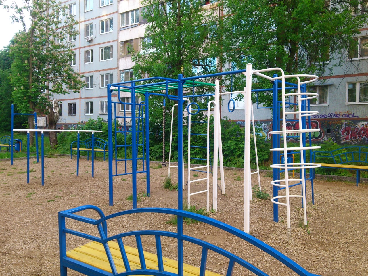 Barren bei Calisthenics Park at улица Мезенцева, Тула – Foto 2 von 3