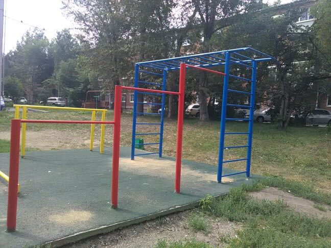 Sprossenwand bei Calisthenics Park at улица Красных Мадьяр, Иркутск – Foto 4 von 4