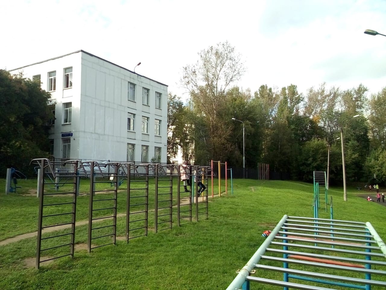 Pull Up Bar at Calisthenics Park at Вяземская улица, Москва #wp2276 – photo 1 of 3