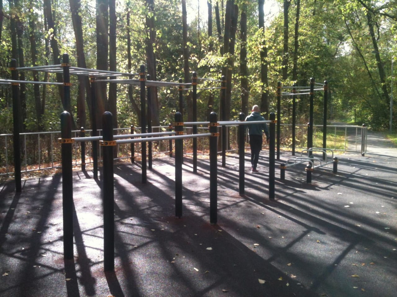 Parallel Gym Bars at Calisthenics Park at Большая Филёвская улица, Москва #wp2282 – photo 3 of 6