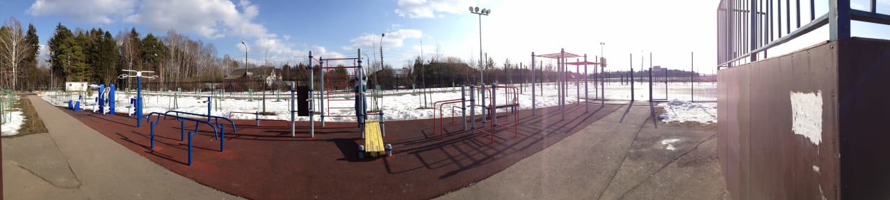 Hangelstange bei Calisthenics Park at Первомайская улица, Захарово – Foto 3 von 4