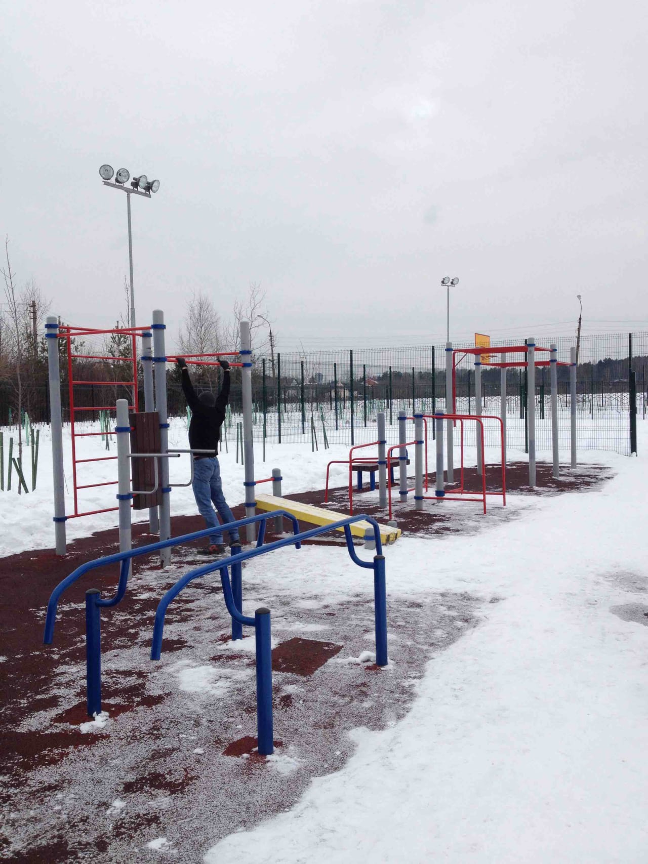 Klimmzugstange bei Calisthenics Park at Первомайская улица, Захарово – Foto 1 von 4