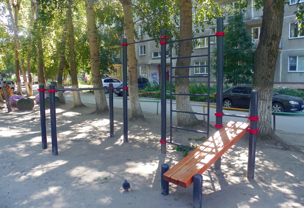 Barren bei Calisthenics Park at улица Бориса Богаткова, городской округ Новосибирск – Foto 2 von 2