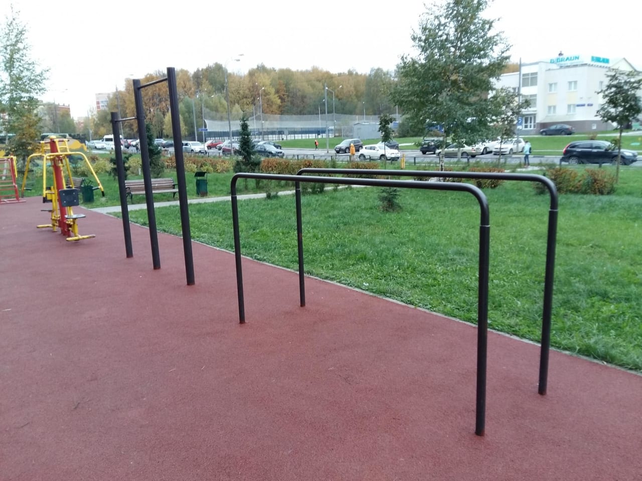 Pull Up Bar at Calisthenics Park at улица Соловьиная Роща, Москва – photo 1 of 4