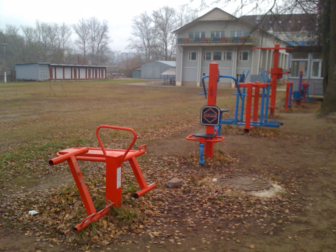 Barren bei Calisthenics Park at Лыжный стадион имени И. С. Утробина, Красногорск – Foto 2 von 12