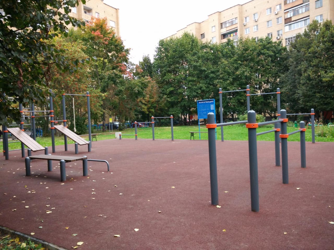 Klimmzugstange bei Calisthenics Park at Бродвей, Красногорск – Foto 1 von 2