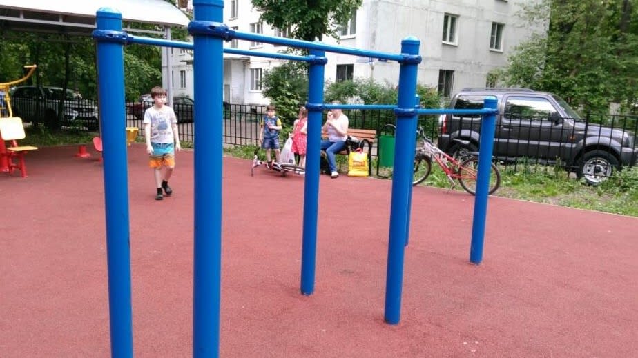 Bauchbank bei Calisthenics Park at Комсомольская улица, Красногорск – Foto 4 von 6