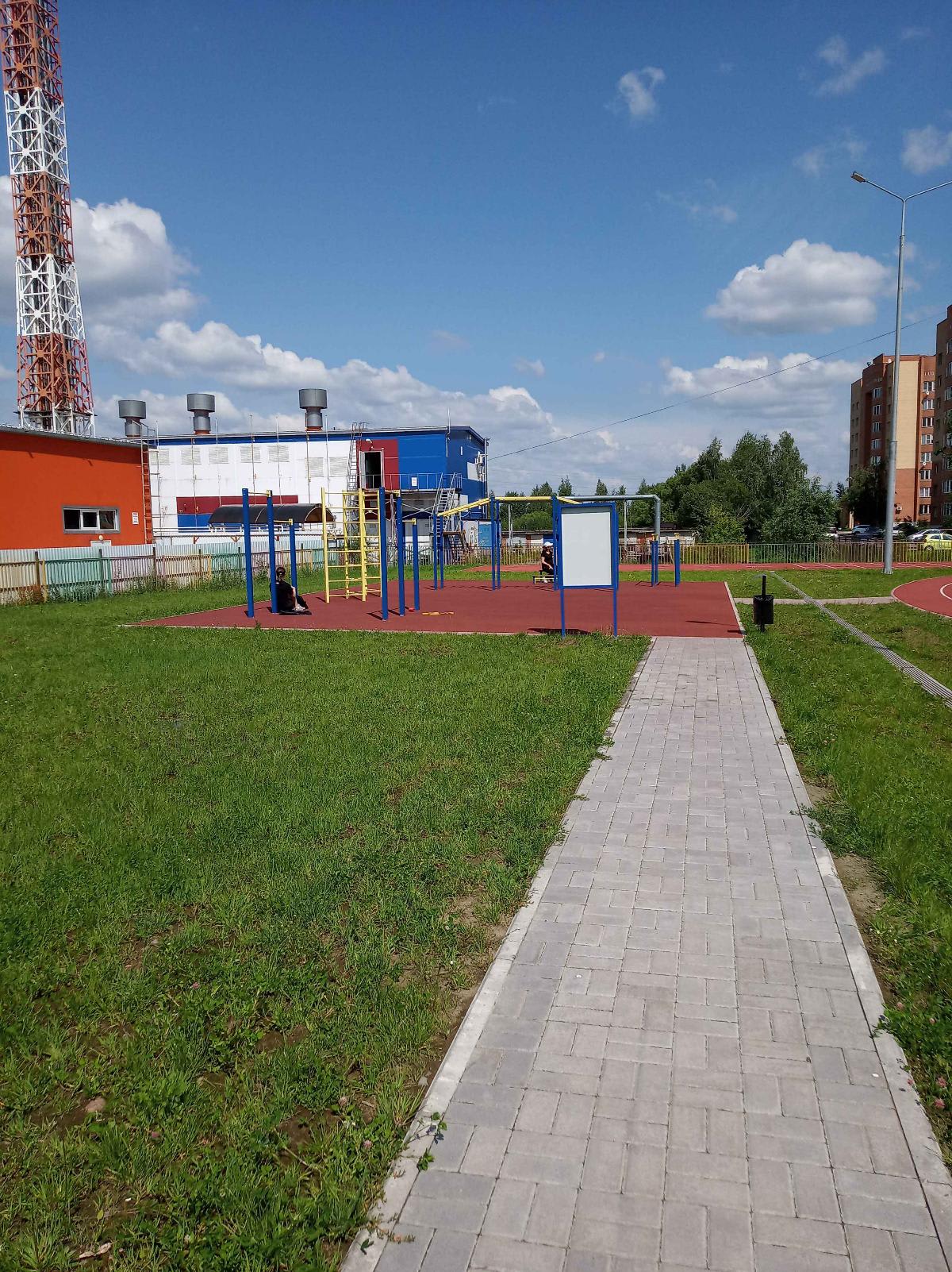 Barren bei Calisthenics Park at Спортивная улица, Егорьевск #wp2320 – Foto 3 von 9