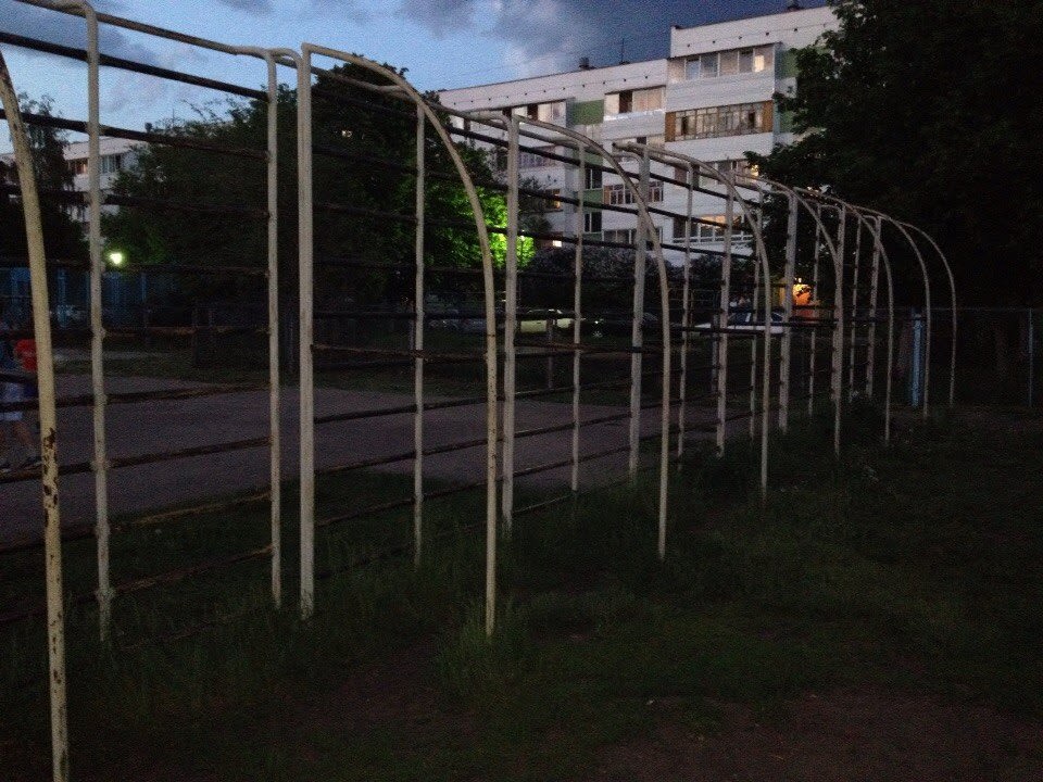 Hangelstange bei Outdoor Gym in Новый город, Набережные Челны #wp2323 – Foto 3 von 4