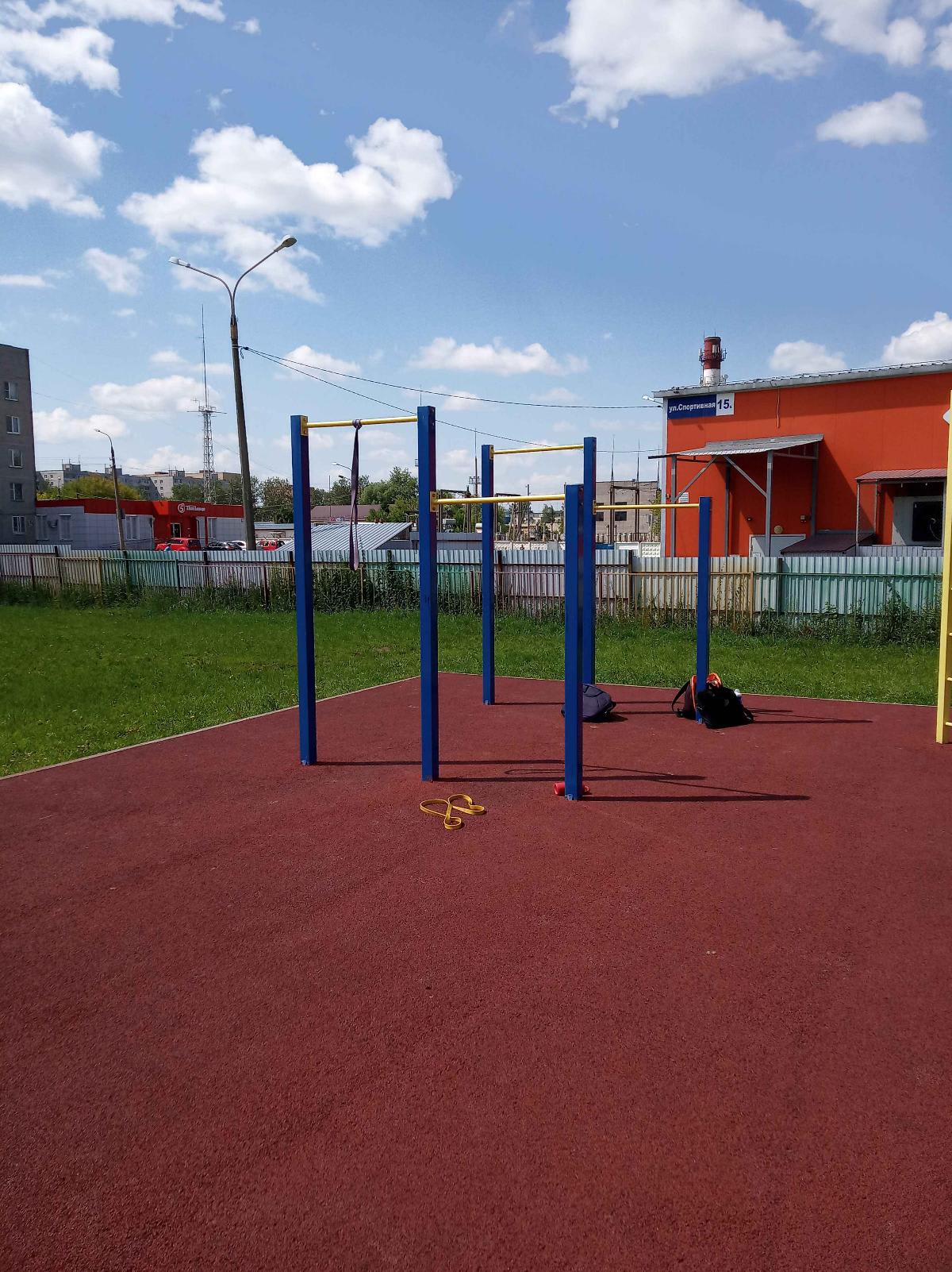 Klimmzugstange bei Calisthenics Park at Спортивная улица, Егорьевск #wp2320 – Foto 1 von 9