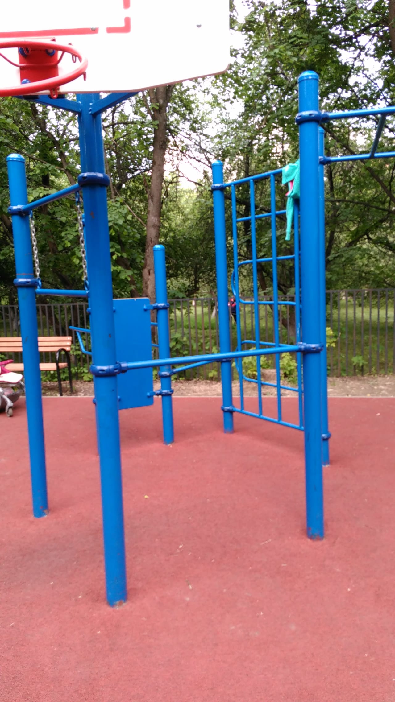Klimmzugstange bei Calisthenics Park at Комсомольская улица, Красногорск – Foto 5 von 6