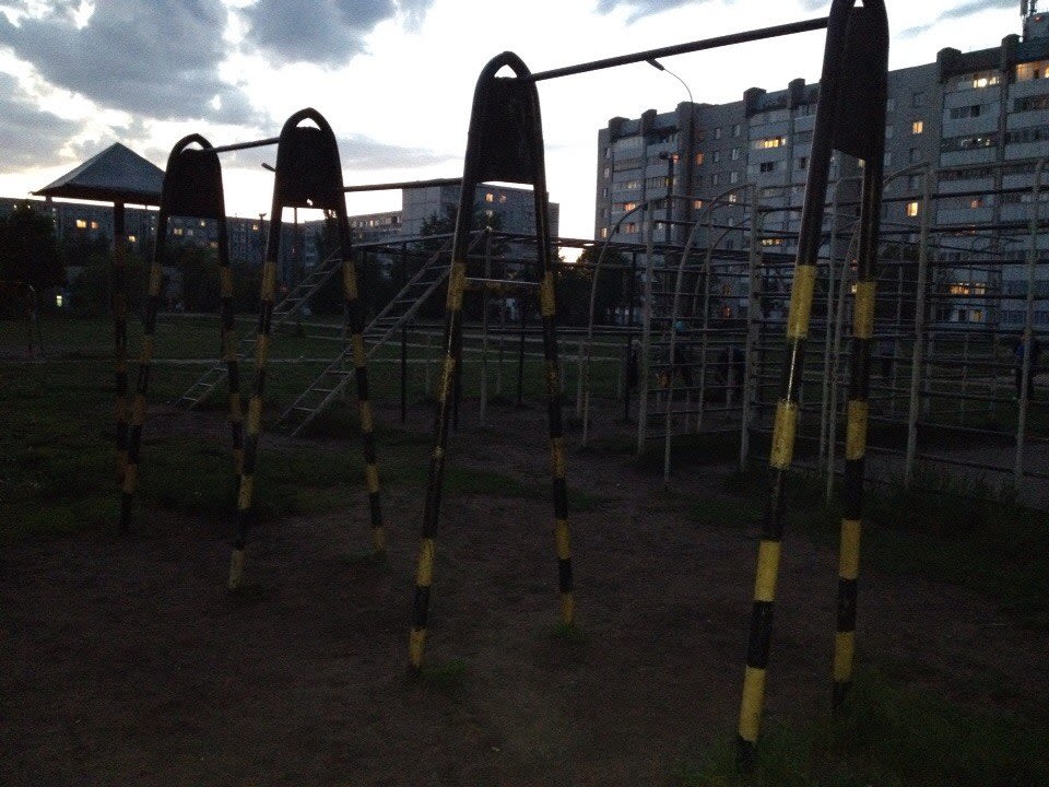 Klimmzugstange bei Outdoor Gym in Новый город, Набережные Челны #wp2323 – Foto 1 von 4