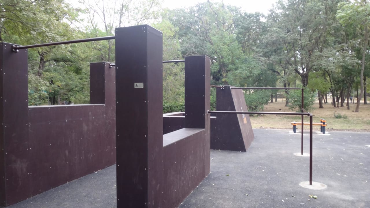 Liegestützgriffe bei Calisthenics Park at Аллея Ветеранов, Ейск – Foto 4 von 4