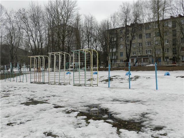 Klimmzugstange bei Calisthenics Park at Парковая улица, Железногорск – Foto 1 von 3