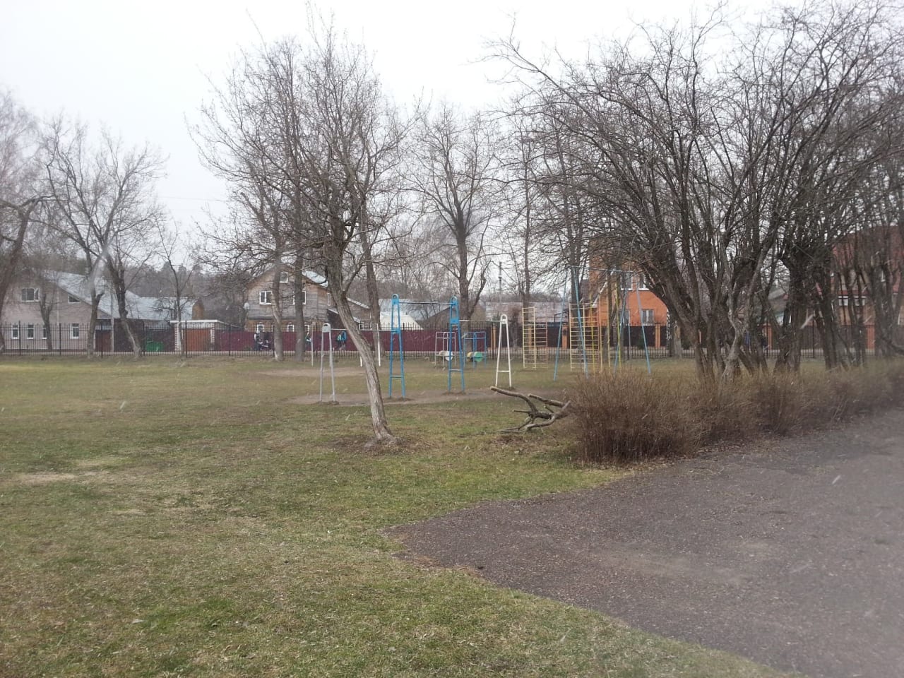 Klimmzugstange bei Calisthenics Park at улица Советской Конституции, Ногинск – Foto 5 von 5