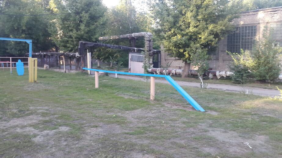 Schwebebalken bei Calisthenics Park at Зеркальная улица, Саратов – Foto 4 von 5