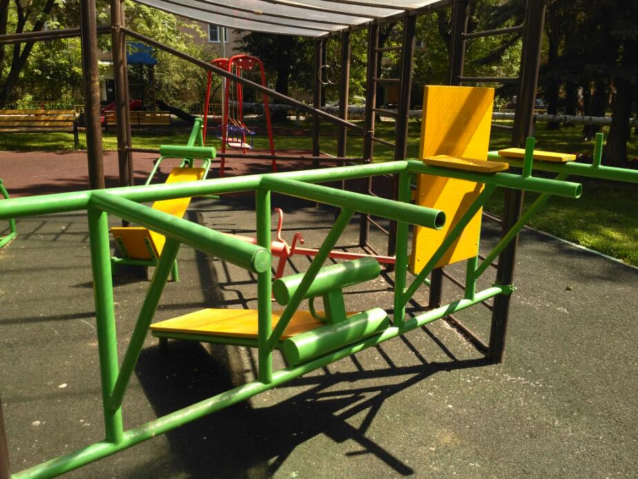 Barras de Mono en Calisthenics Park at 2-я Рейсовая улица, Внуково – foto 3 de 4
