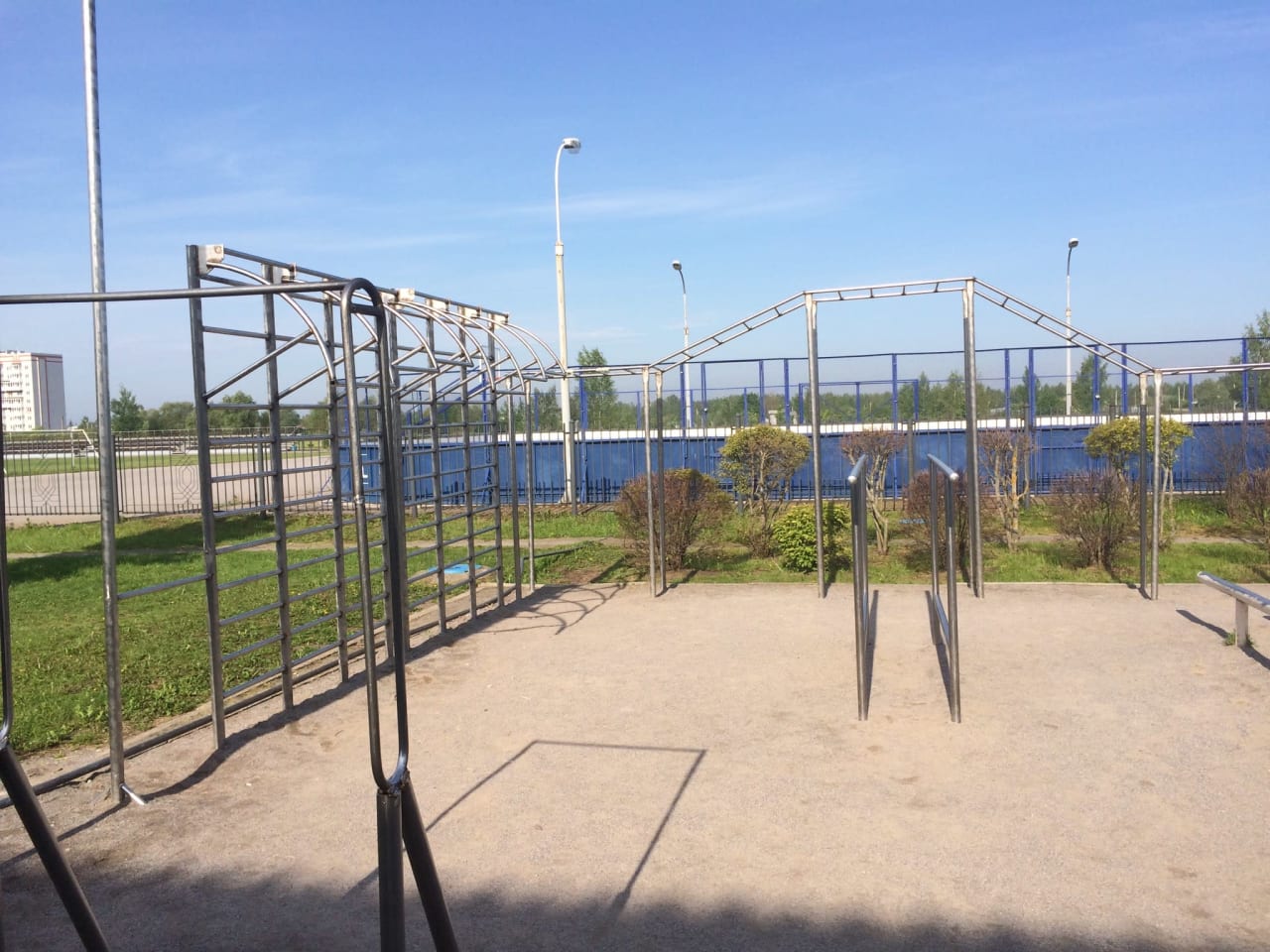 Klimmzugstange bei Calisthenics Park at улица Попова, городской округ Великий Новгород – Foto 1 von 3