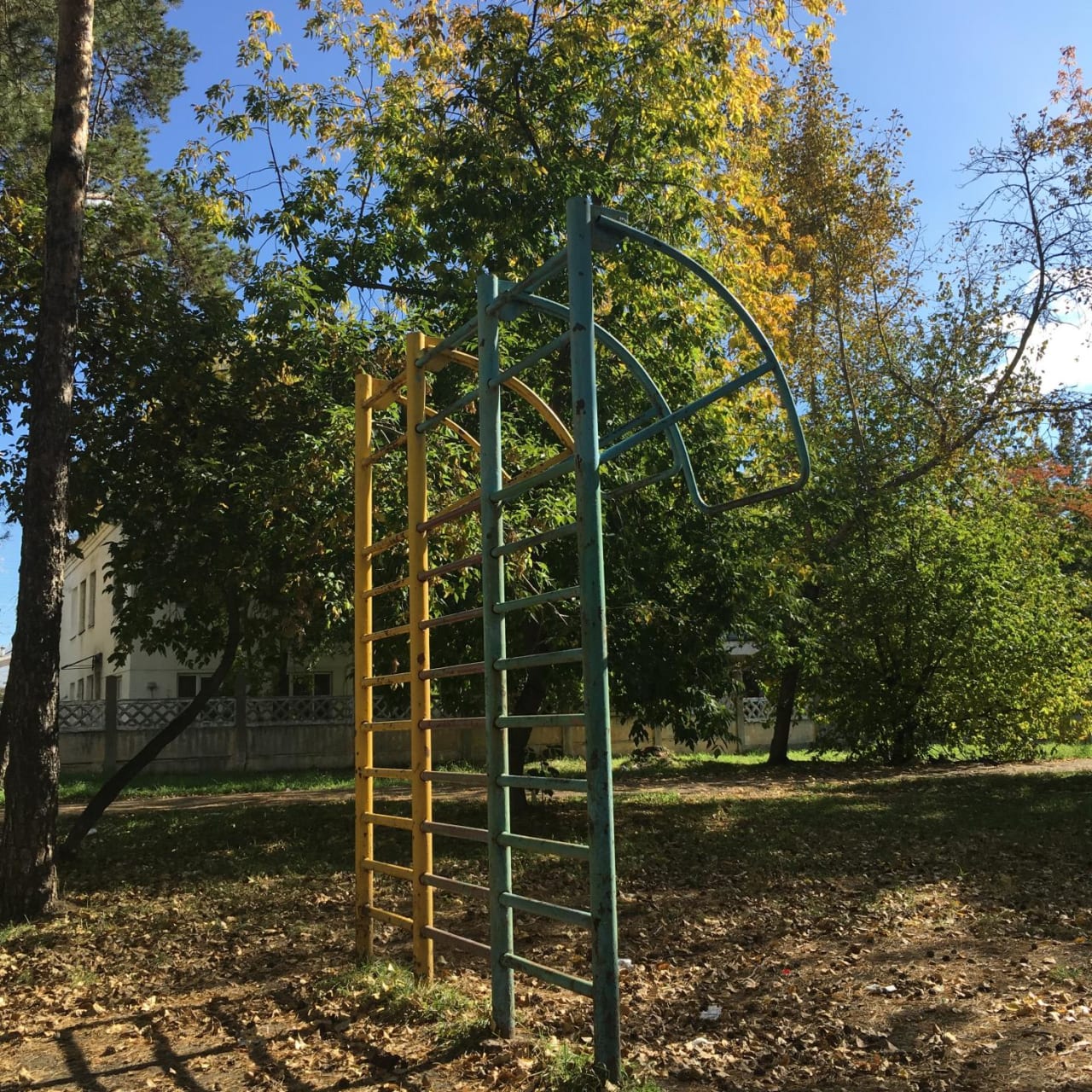 Sprossenwand bei Outdoor Gym in 188-й квартал, Ангарск – Foto 2 von 2