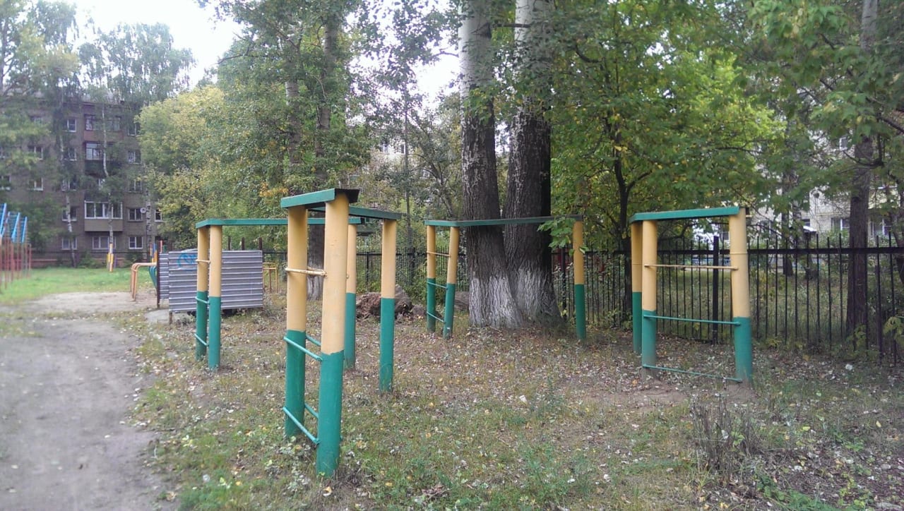 Barren bei Calisthenics Park at Якорная улица, Нижний Новгород – Foto 2 von 10