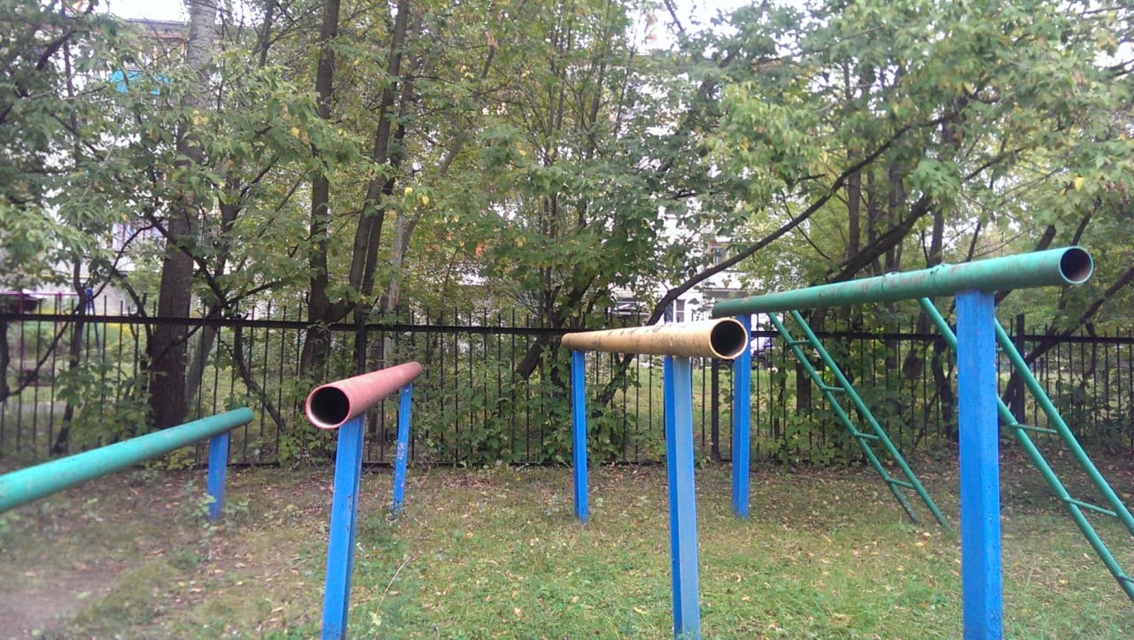Klimmzugstange bei Calisthenics Park at Якорная улица, Нижний Новгород – Foto 1 von 10