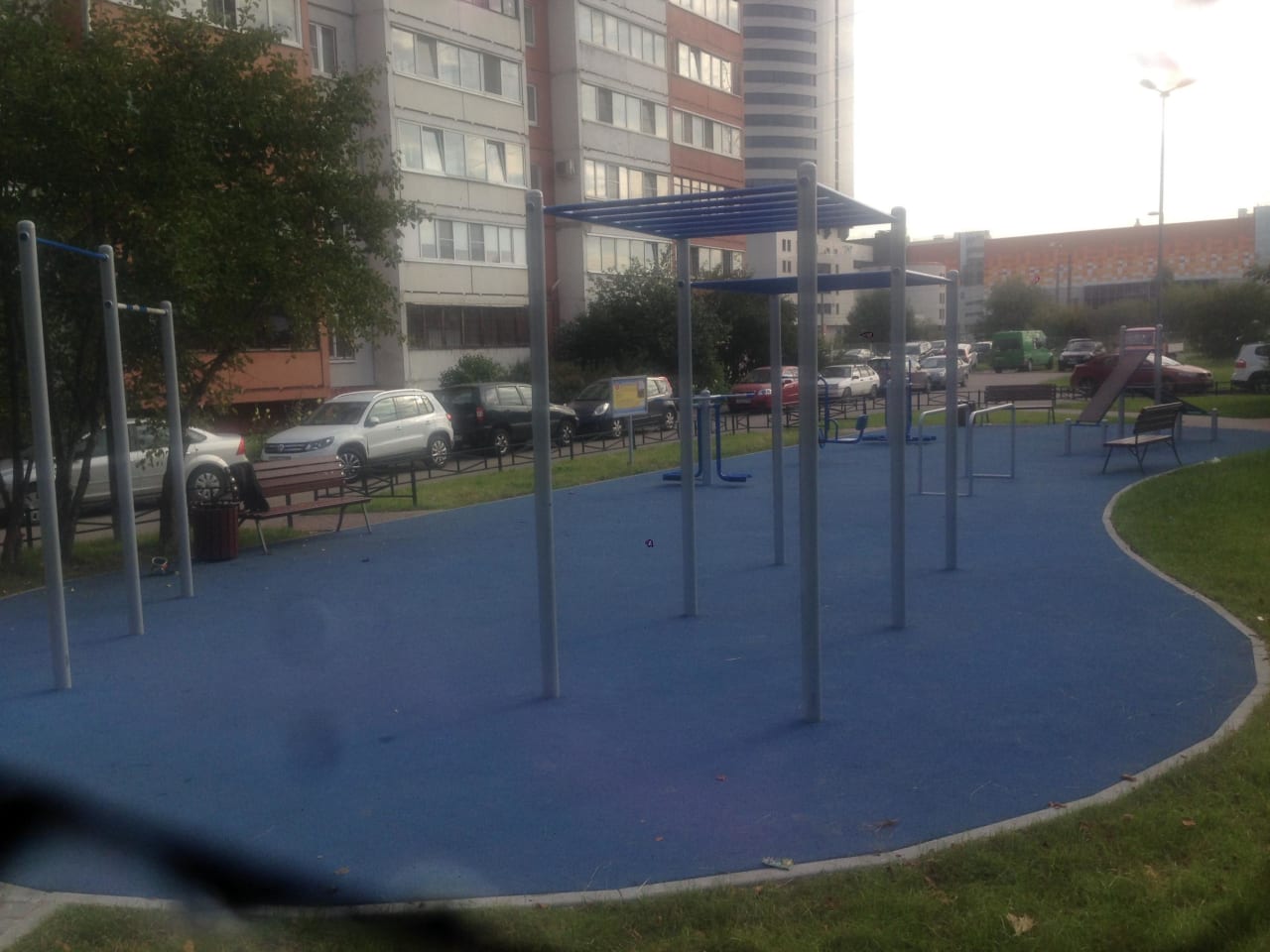 Barre de traction à Calisthenics Park at Богатырский проспект, Санкт-Петербург – photo 1 sur 3