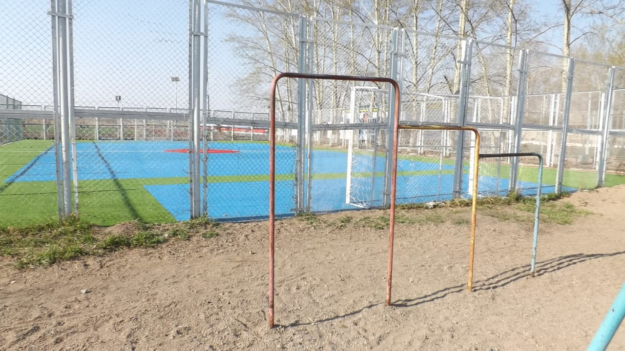 Klimmzugstange bei Outdoor Gym in 1-й микрорайон, Краснокаменск – Foto 1 von 8