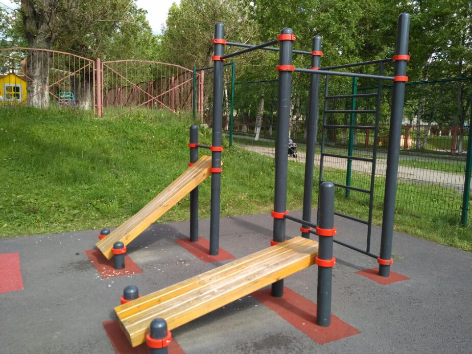Klimmzugstange bei Calisthenics Park at проспект Победы, Южно-Сахалинск – Foto 1 von 9