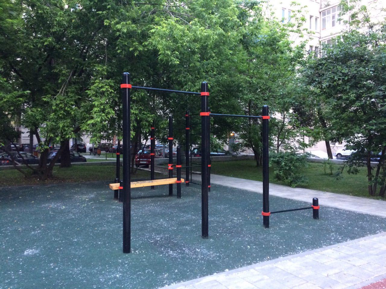 Турнік на майданчику Calisthenics Park at Ленинградский проспект (дублёр), Москва – фото 1 з 1