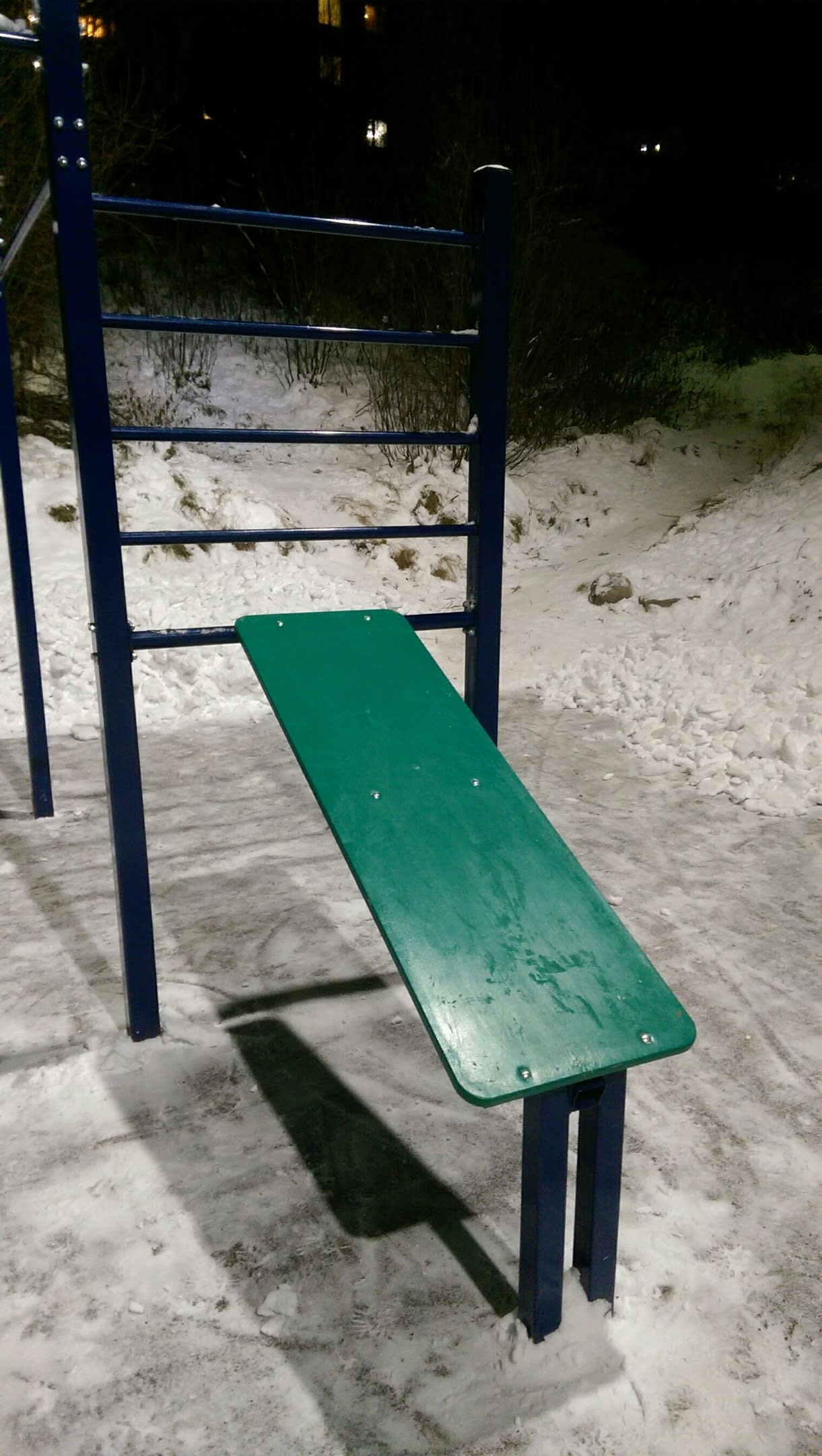 Bauchbank bei Calisthenics Park at Северный проезд, Мурманск – Foto 5 von 5