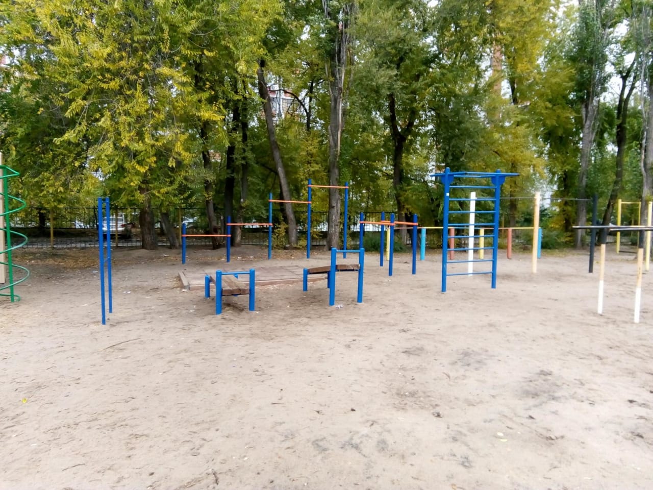 Klimmzugstange bei Calisthenics Park at Южно-Моравская улица, Воронеж #wp2472 – Foto 1 von 2