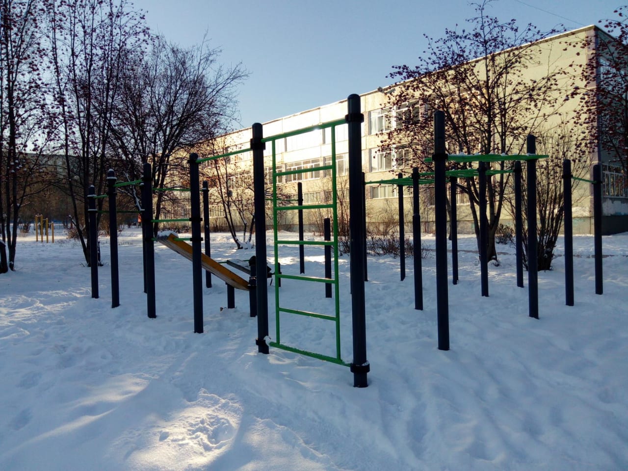 Sprossenwand bei Calisthenics Park at улица Марковцева, Кемерово – Foto 3 von 4