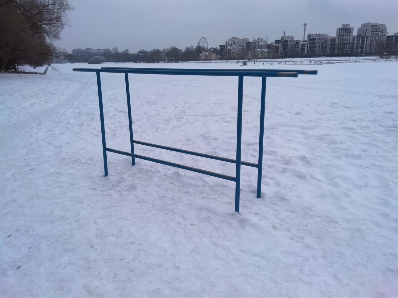 Parallel Gym Bars at Calisthenics Park at набережная Мартынова, Санкт-Петербург – photo 2 of 5