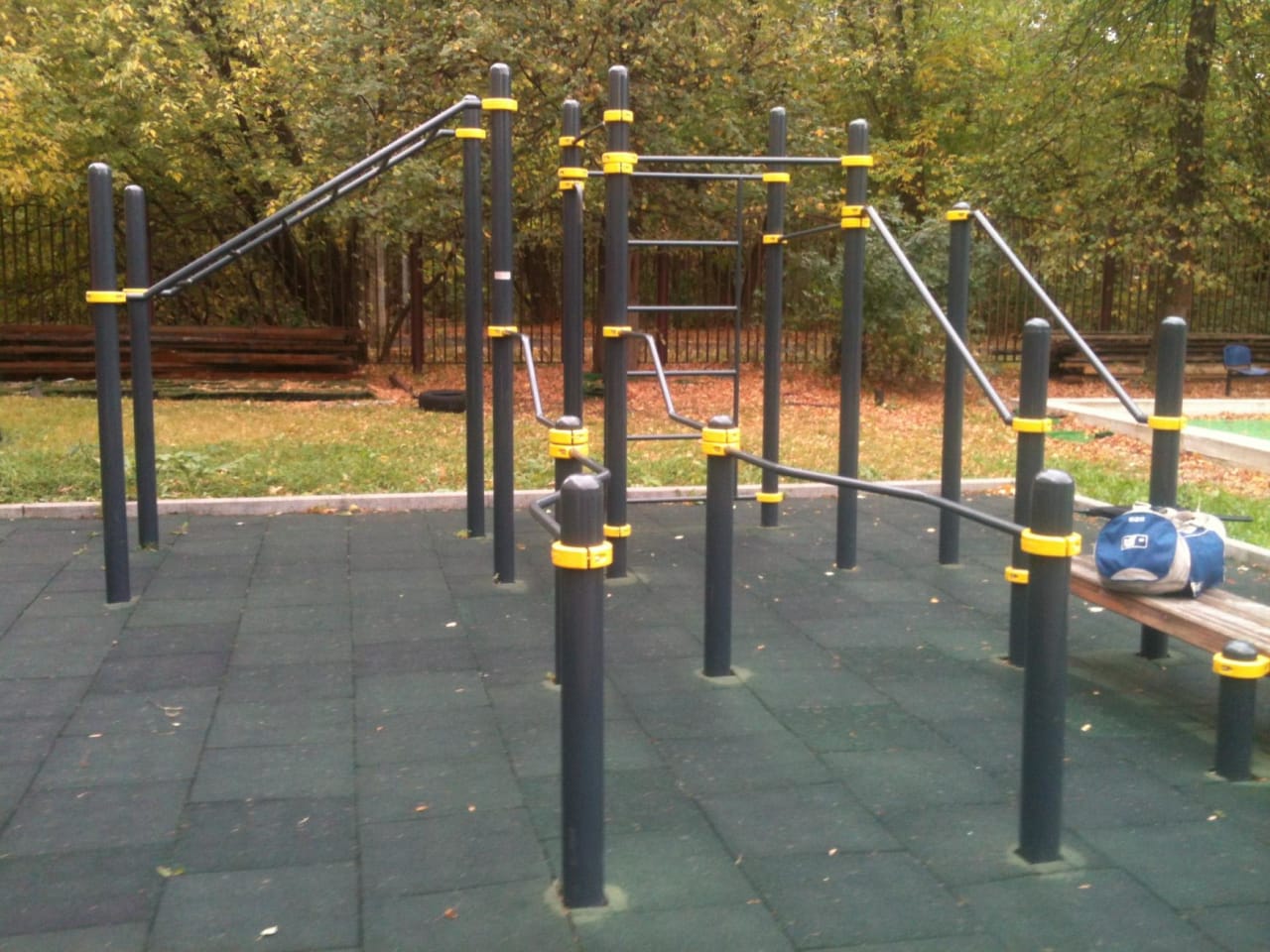 Pull Up Bar at Calisthenics Park at Большая Филёвская улица, Москва #wp2481 – photo 1 of 1