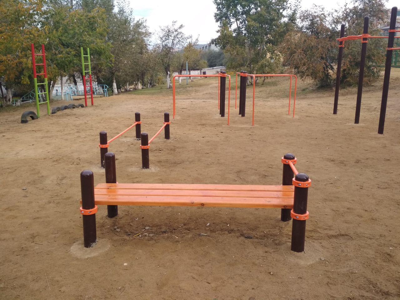Sprossenwand bei Calisthenics Park at Белорусская улица, Чита – Foto 3 von 6