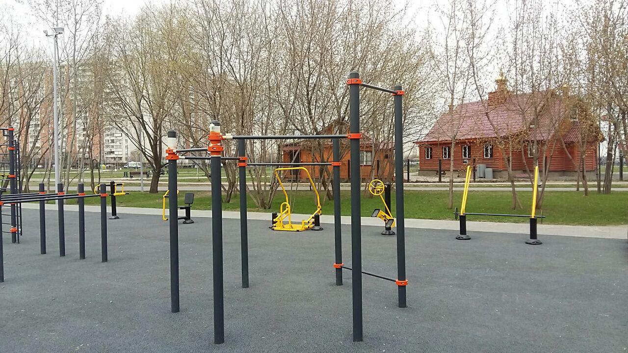 Air Skier at Calisthenics Park at улица Марьинский Парк, Москва #wp2501 – photo 6 of 13