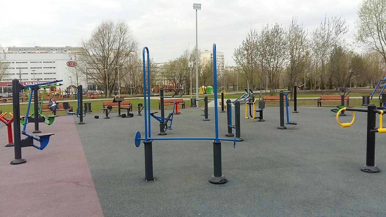 Bare paralele la Calisthenics Park at улица Марьинский Парк, Москва #wp2531 – fotografia 10 din 10