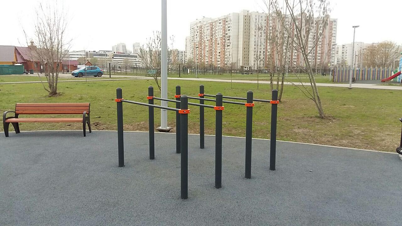 Bare paralele la Calisthenics Park at улица Марьинский Парк, Москва #wp2531 – fotografia 3 din 10