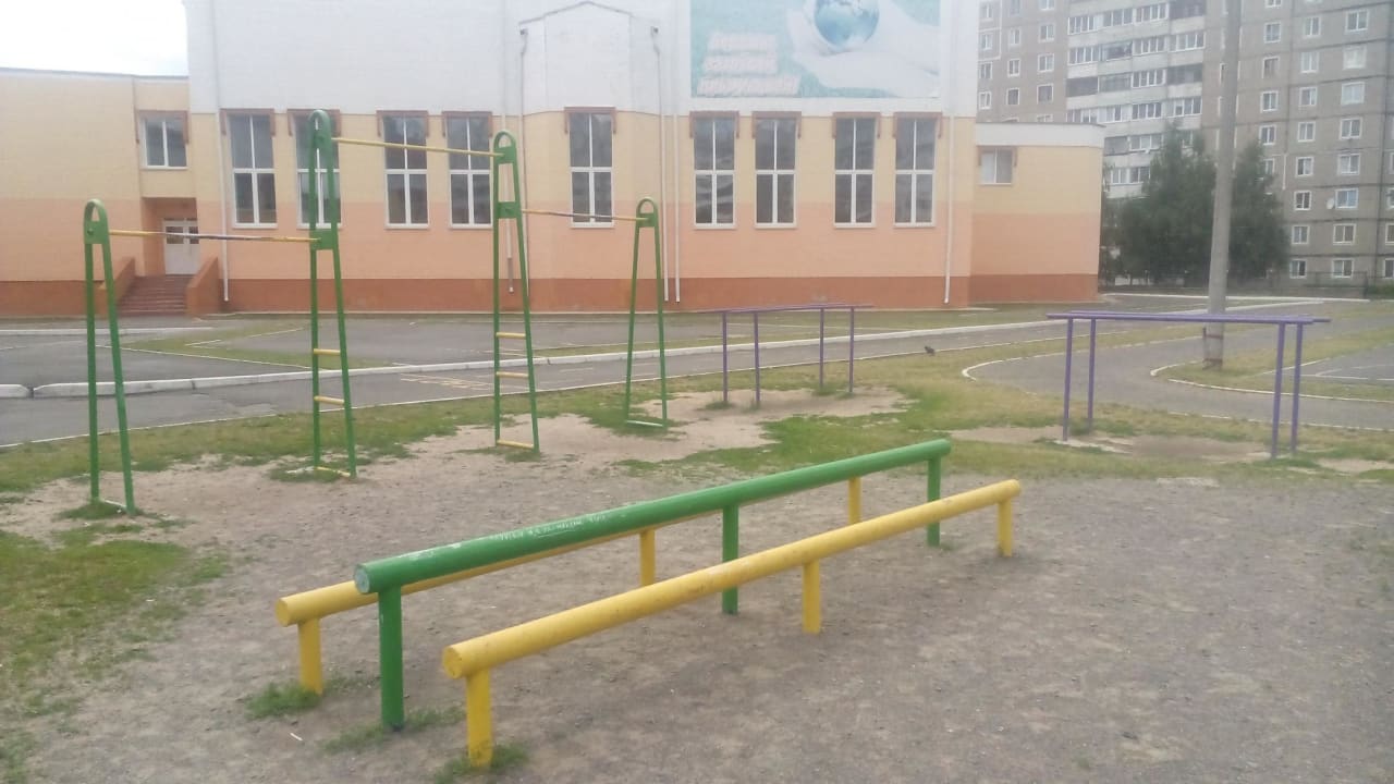 Barre de traction à Calisthenics Park at вуліца Войкава, Жлобін – photo 1 sur 2