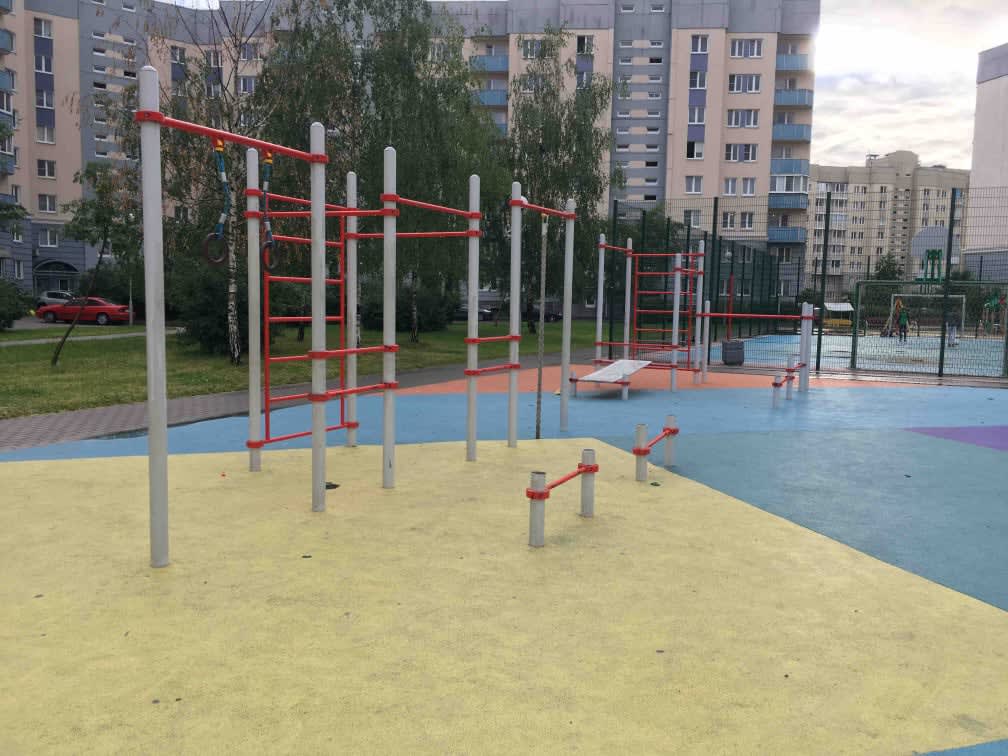 Pull Up Bar at Calisthenics Park at улица Маршала Захарова, Санкт-Петербург – photo 1 of 4