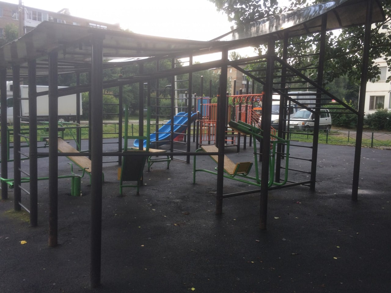 Hangelstange bei Calisthenics Park at 1-я Заводская улица, Апрелевка – Foto 2 von 4