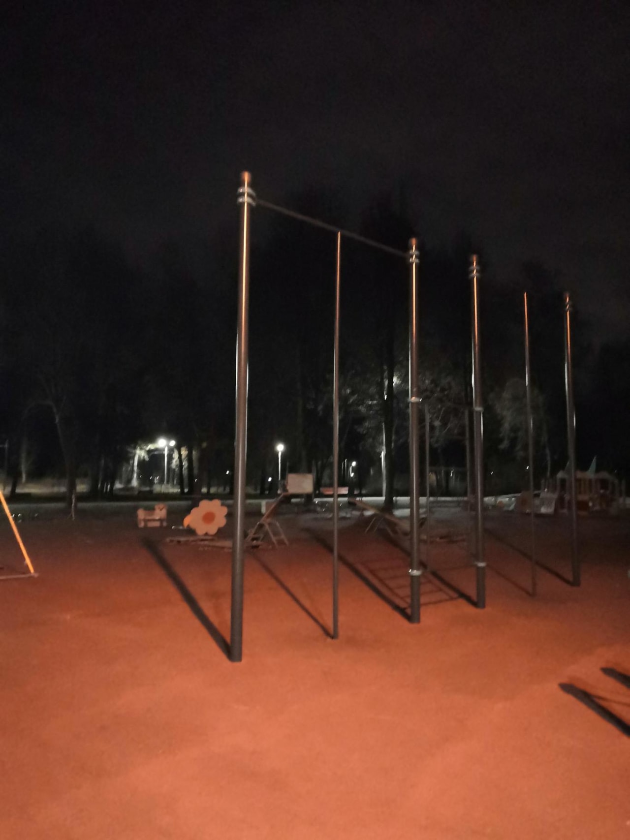 Hangelstange bei Calisthenics Park at улица Токарева, Тула – Foto 4 von 4
