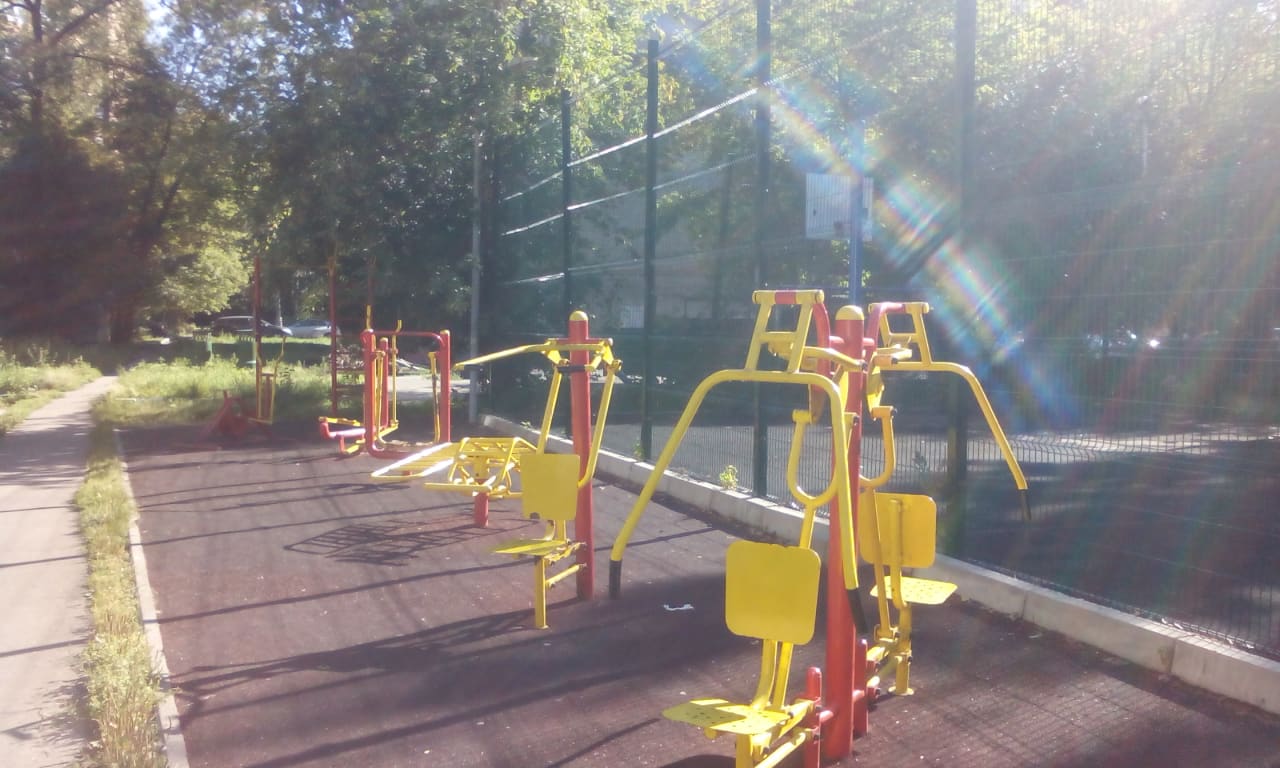 Parallel Gym Bars at Calisthenics Park at Старый Зыковский проезд, Москва – photo 2 of 3