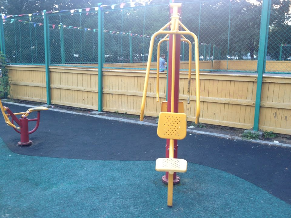 Abs Bench at Calisthenics Park at улица Академика Полякова, Москва #wp2714 – photo 3 of 6