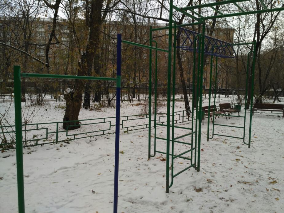 Parallel Gym Bars at Calisthenics Park at Малый Песчаный переулок, Москва – photo 2 of 7
